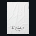 Linge De Cuisine Modèle minimaliste de nom de famille moderne perso<br><div class="desc">Personnalisé moderne script simple minimaliste personnalisé nom de famille et date modèle cuisine ou cadeau de serviette de thé.</div>