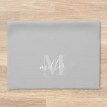 Linge De Cuisine Moderne Gris Nom de famille personnalisé Monogramm<br><div class="desc">Serviette moderne de cuisine grise personnalisée avec monogramme de nom de famille personnalisé dans la calligraphie à la main moderne.</div>