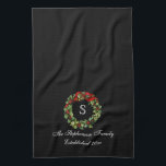 Linge De Cuisine Monogramme classique Holly Wreath Custom Christmas<br><div class="desc">Ajoutez votre initiale personnalisée de votre nom de famille à l'intérieur de l'image festive de la couronne sainte de verdure riche avec des baies et un ruban rouge coulant. Copyright de conception © CuteComfy.com</div>
