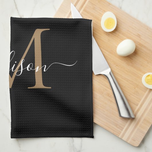 Linge De Cuisine Monogramme d'or noir moderne élégant Nom du script (Quart Plié)