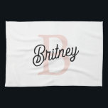 Linge De Cuisine Monogramme et nom personnalisé moderne Pastel Pink<br><div class="desc">Présentez notre Monogramme personnalisé moderne et Nom Pastel Pink Kitchen Towel, un ajout élégant à votre décor de cuisine. Cette serviette de cuisine présente un design contemporain en rose pastel doux, personnalisée avec votre monogramme et nom pour une touche personnalisée. Parfait pour sécher les assiettes, essuyer les comptoirs ou comme...</div>