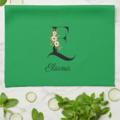 Linge De Cuisine Monogramme initial botanique à l'aquarelle verte (Plié)