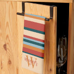 Linge De Cuisine Monogramme personnalisé de bande moderne Nom initi<br><div class="desc">Chic élégant serviette de cuisine en bande avec Monogram Initial et Nom. Ces serviettes de cuisine uniques sont un cadeau parfait pour célébrer un anniversaire, la retraite, l'anniversaire, la fête du ménage, un cadeau mariage, etc... Une façon amusante de célébrer n'importe quelle occasion. Associez-le avec une bouteille de vin et...</div>