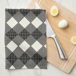 Linge De Cuisine Motif de circuit Art Déco Black Off White Diamonds<br><div class="desc">Ajoutez un peu de plaisir à votre cuisine avec cette serviette de cuisine motif en Jacquard géométrique Art déco noir et crème en diamants blancs.</div>
