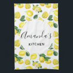 Linge De Cuisine Motif de fruits aux citrons jaunes<br><div class="desc">Une serviette de cuisine avec un mignon motif de citrons jaunes avec des feuilles verts et des tranches de citron fraîchement coupé. Un cercle blanc superposé avec votre texte à l'intérieur.</div>