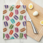 Linge De Cuisine Motif mignon coloré de macarons<br><div class="desc">Motif croulant coloré de macarons sur l'arrière - plan pointillé en pastel.</div>