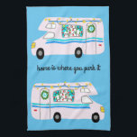 Linge De Cuisine Motorhome Camping Retro RV Vanlife Xmas<br><div class="desc">Décorez votre cuisine avec cette serviette cool. Fait un grand ménage ou cadeau d'anniversaire! Vous pouvez également le customiser avec votre propre texte. Consultez ma boutique pour trouver beaucoup plus de couleurs et de motifs plus des trucs de cuisine assortis!</div>