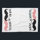 Linge De Cuisine Moustache noire et rose vintage<br><div class="desc">M. vintage et Mme Mustaches.  La moustache noire et la moustache rose sont enlacées.  Grand pour le fiançailles,  le mariage et l'anniversaire.  Ajoutez une date de mariage,  les noms ou toute autre personnalisation.  Félicitations aux couples chanceux !</div>