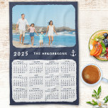 Linge De Cuisine Nautique 2025 Calendrier Famille Photo Marine Bleu<br><div class="desc">Créez un calendrier de serviettes de cuisine marine bleu et blanc 2025 avec photo et nom de famille. Utilisez le modèle pour le personnaliser facilement. Ce calendrier du dimanche au samedi 2025 est une idée de cadeau pratique pour Noël,  Nouvel An,  Jour de l'Action de grâce ou toute occasion.</div>