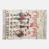 Linge De Cuisine Noël dans les vaches à la grange portant des chape (Horizontal)