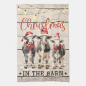 Linge De Cuisine Noël dans les vaches à la grange portant des chape (Vertical)