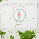 Linge De Cuisine Noisette traditionnelle botanique de Noël mignon<br><div class="desc">Nutcracker aquarelle botanique mignonne livraison spéciale traditionnel Noël festif cadeau de vacances rouge et vert pâtisserie de l'équipe de cuisson conception de serviettes de thé.</div>