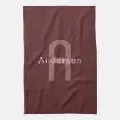 Linge De Cuisine Nom Monogramme d'apparence moderne | Rouge marron (Vertical)