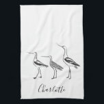Linge De Cuisine Nom personnalisé Raviers côtiers Oiseau blanc<br><div class="desc">Apportez une touche de charme côtier à votre cuisine avec cette serviette personnalisée composée d'un trio d'oiseaux de rivage dessinés à la main. Conçu en noir et blanc élégant avec un texte de script personnalisé, il est un parfait mélange de simplicité et de beauté inspirée de la nature. Idéal pour...</div>