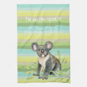 Linge De Cuisine Ours Koala mignon sur vert rayé bg nom personnalis (Vertical)