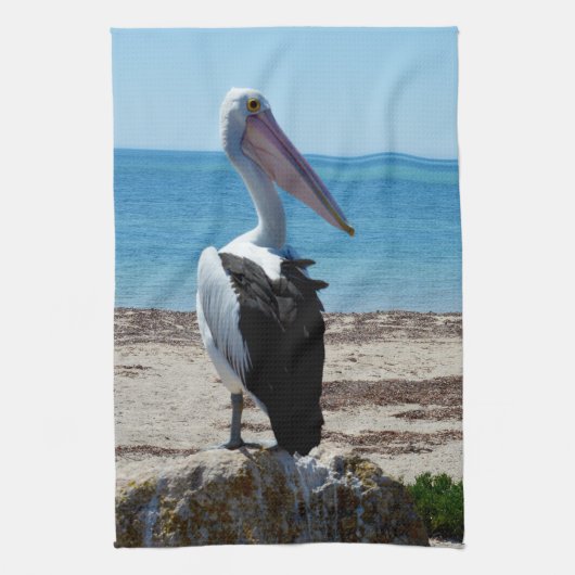 Linge De Cuisine Pelican Perché Sur Un Rocher De Plage, (Vertical)