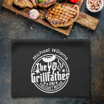 Linge De Cuisine Père noir blanc personnalisé BBQ Grillfather<br><div class="desc">Améliorez les produits de base grillés de votre père avec la serviette de cuisine BBQ père personnalisée Black and White Papa. Il ne s’agit pas seulement d’une serviette de cuisine, c’est un accessoire unique et personnalisé qui célèbre l’amour de votre père pour le barbecue et sa maîtrise du barbecue. Personnalisez-le...</div>