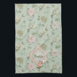 Linge De Cuisine Personnalisé Girly Chic Vert et rose Floral<br><div class="desc">Joli cottage style chic design floral avec rose pastel,  vert clair et des fleurs blanches off sur un arrière - plan vert tendre avec étiquette encadré rose rose avec embellissement rose. Chambre pour votre nom et/ou monogramme.</div>