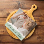 Linge De Cuisine Photo de famille moderne et nom personnalisé Monna<br><div class="desc">Présentation de la photo familiale moderne et cadeau de nom personnalisé de marque! Ce cadeau unique et réfléchi est conçu pour célébrer et chérir les moments spéciaux de votre famille.Offrez le cadeau de souvenirs chéris et de douceur personnalisée avec la photo de famille moderne et le cadeau de nom personnalisé...</div>