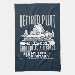Linge De Cuisine Pilote à la retraite opérant dans un espace aérien