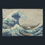 Linge De Cuisine Poster de la Grande Vague au large de Kanagawa<br><div class="desc">La Grande Vague au large de Kanagawa est l'oeuvre la plus célèbre d'Hokusai et l'une des oeuvres d'art japonaises les plus reconnues au monde.</div>