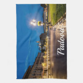 Linge De Cuisine Prato della Valle la nuit à Padova, Italie (Vertical)