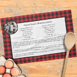 Linge De Cuisine Recette famille rouge noir Plaid photo de vacances<br><div class="desc">Customisez cette Recette Famille Rouge Noir Plaid Idée cadeau de serviette de cuisine photo pour célébrer l'une de vos personnes préférées. Ce cadeau personnalisé fait un cadeau d'anniversaire ou un cadeau de Noël. Famille et amis aimeront cette Recette Famille Rouge Noir Plaid Holiday Photo de cuisine cadeau de serviettes. Il...</div>