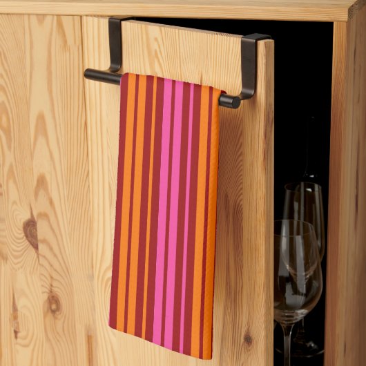 Linge De Cuisine Rouge Orange Rose Design à rayures verticales (Pliage en tiers)