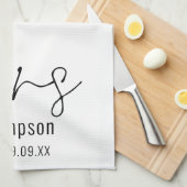 Linge De Cuisine Script moderne Mme Nom Date Bride Keepsaké (Quart Plié)