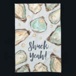 Linge De Cuisine Shuck Ouais | Aquarelle Pearl Oyster<br><div class="desc">Cette serviette de cuisine chic et amusante du littoral présente des illustrations d'huîtres et de perles d'aquarelle et de crème douce,  avec "Shuck Yeah!" en écriture manuscrite. Idéal pour les maisons de plage,  les maisons côtières ou toute personne qui aime les huîtres et les crustacés frais.</div>