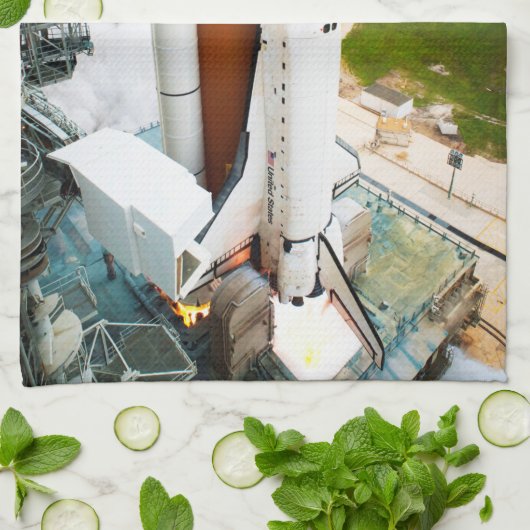 Linge De Cuisine STS-135 Space Shuttle Atlantis Launch (Plié)