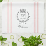 Linge De Cuisine Style Vintage rose sac français avec nom personnal<br><div class="desc">Des graphismes français gravés vintages et des bandes de ruban rose pâle complètent parfaitement votre décor de cuisine de campagne française sur cette serviette personnalisée tissée gaufre. N'oubliez pas la touche finale de personnalisation avec votre monogramme et votre nom de famille.</div>