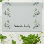 Linge De Cuisine Suisse Edelweiss fleurs nom monogramme<br><div class="desc">Serviettes de cuisine Swiss Edelweiss. Vous pouvez ajouter votre propre nom pour personnaliser.</div>