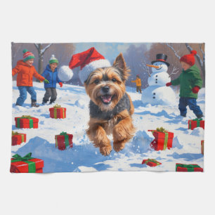 Linge De Cuisine Tibetan Terrier courant dans la neige avec un chap