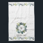 Linge De Cuisine Verdure rustique Aquarelle Laurel Wreath Monogramm<br><div class="desc">Cette serviette de cuisine à thème rustique personnalisée présente une couronne de laurier peinte à la main et de couleur de l'eau et un monogramme au milieu sur un arrière - plan de bois patiné blanc et gris. Ci-dessous, votre nom de famille et la frontière des feuilles botaniques. De nos...</div>