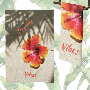 Linge De Cuisine Vibes tropicales Hibiscus sur sable personnalisabl