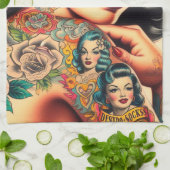 Linge De Cuisine Vieux Tatouage de l'école Pin-up (Plié)