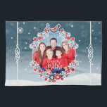 Linge De Cuisine Winter Wonderland Your Photo Christmas Wonderland<br><div class="desc">Célébrez la saison des fêtes avec cette couronne qui attire l'attention et qui présente en hiver des oiseaux décoratifs, des baies de mistletoe et des fleurs rouge vif. L'Arrière - plan est un pays merveilleux d'hiver avec des chutes de neige et des flocons de neige sur un ciel bleu nuit....</div>