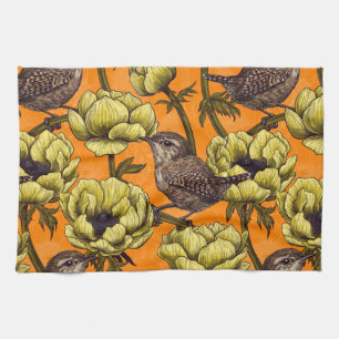 Linge De Cuisine Wrens dans le jardin d'anémones jaunes