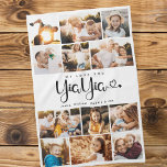 Linge De Cuisine Yiayia We Lots Hearts Modern Photo Collage<br><div class="desc">Nous t'aimons Yiayia ! Cute, moderne et personnalisée famille photo collage serviette de cuisine pour montrer à grand-mère combien elle est aimée. Nous aimons cette écriture manuscrite avec des fioritures de coeur, ce qui en fait un cadeau de souvenir pour un grand-parent bien-aimé. Personnalisez avec 12 photos préférées et votre...</div>