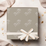 Linge de maison en couleur massif Beige - Mr & Mrs<br><div class="desc">Une belle couleur avec des polices chic fait une déclaration pour un service de réception. Ce serait parfait pour les réceptions et les fêtes d'anniversaire. Les éléments sont plus faciles à customiser lorsque vous remplacez tout le texte et les photos en premier. Si votre art doit encore être ajusté, cliquez...</div>