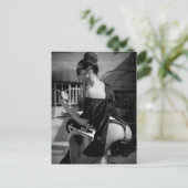 Lingerie noir et blanc Modèle art carte postale (Debout devant)
