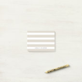 Linnen beige en witte klassieke strepen monogram post-it® notes (Op bureau)