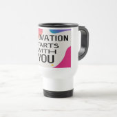 L'innovation commence avec vous voyage mug (Devant droit)