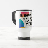 L'innovation commence avec vous voyage mug (Devant gauche)