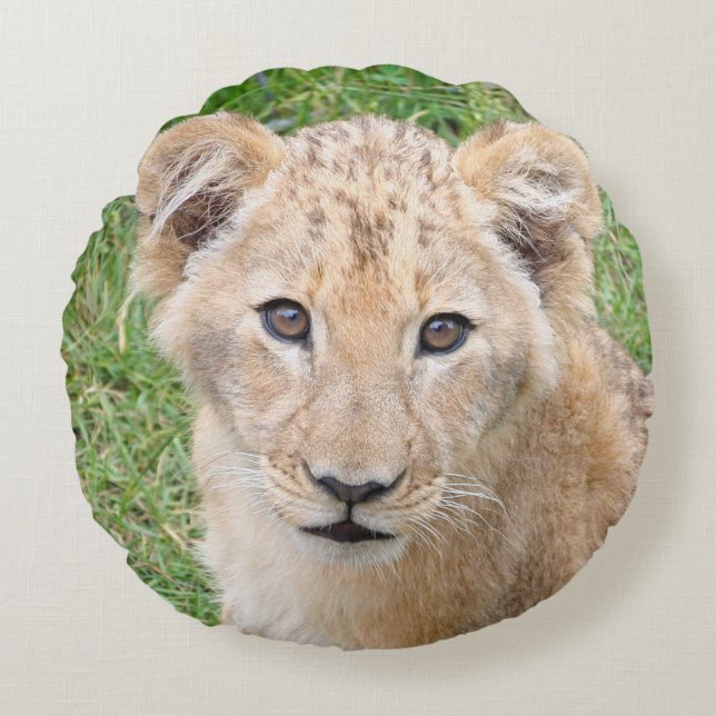Lion 016 rond kussen (Voorkant)