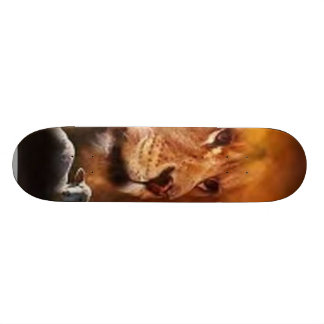 LION EN DE LAM SKATEBOARD