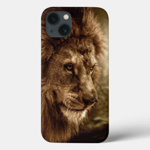 Lion tegen stormachtige hemel iPhone 13 hoesje