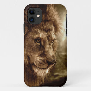 Lion tegen stormachtige hemel iPhone 11 hoesje