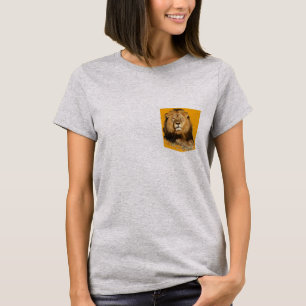 Lion Tshirt pocket design geheugen van Cecil de Le